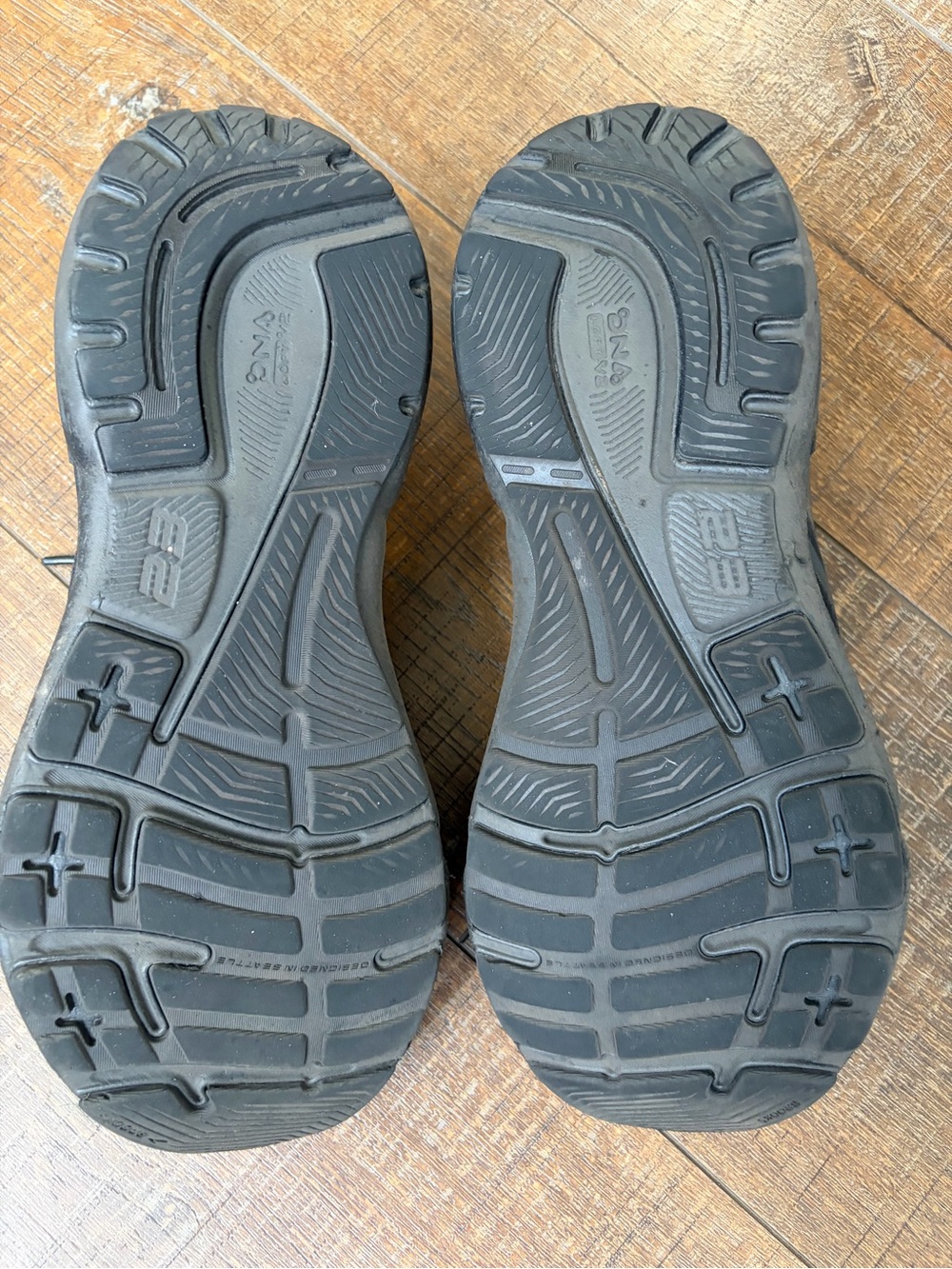 Brooks Black Adrenaline running shoes - Picture 3 of 5